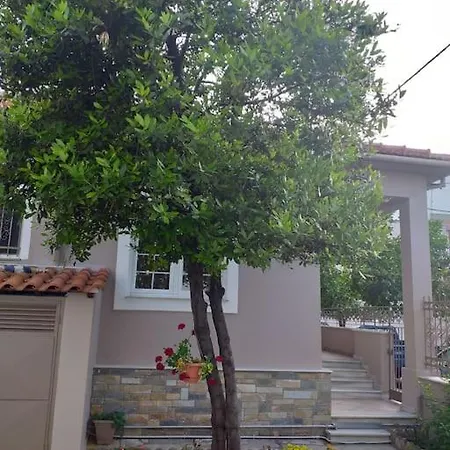 Aggeliki's Place Detached With Yard/parking 볼로스