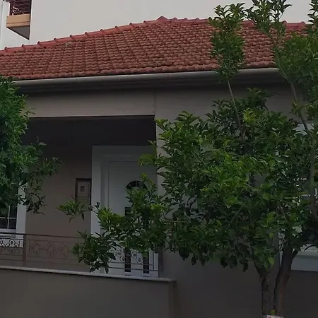 Villa Aggeliki's Place Detached With Yard/parking Volos