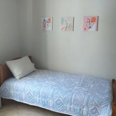 Aggeliki's Place Detached With Yard/parking *