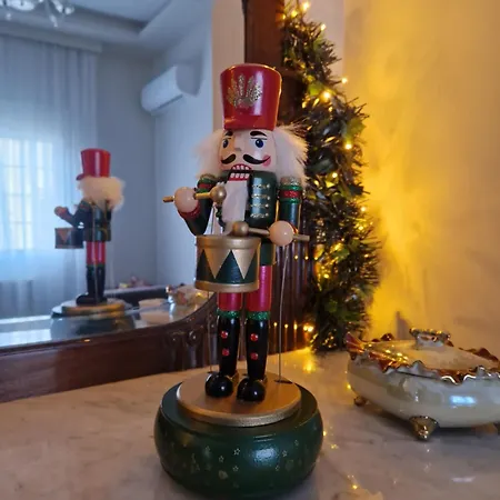 Aggeliki's Place Detached With Yard/parking 볼로스