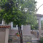 Aggeliki's Place Detached With Yard/parking Wolos