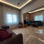 Aggeliki's Place Detached With Yard/parking *