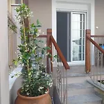 Willa Aggeliki's Place Detached With Yard/parking