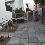 Aggeliki's Place Detached With Yard/parking Willa