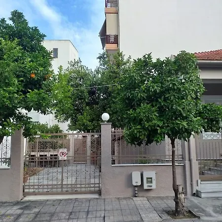 Aggeliki's Place Detached With Yard/parking * Vólos