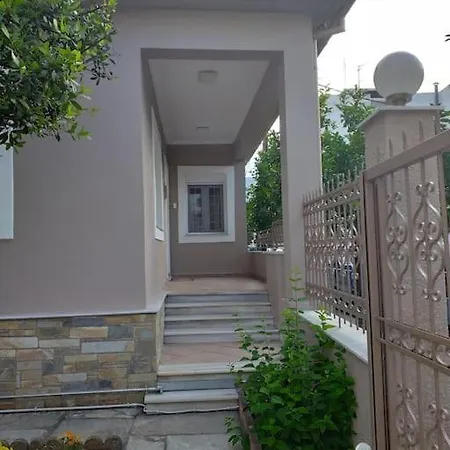 Aggeliki's Place Detached With Yard/parking * Vólos